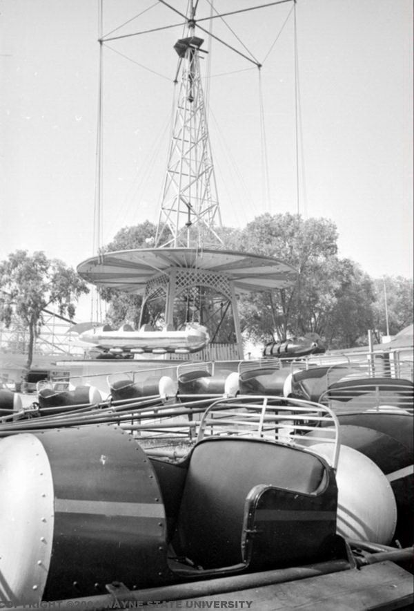 Walled Lake Amusement Park (Walled Lake Park) - Ride With Swing In Background (newer photo)